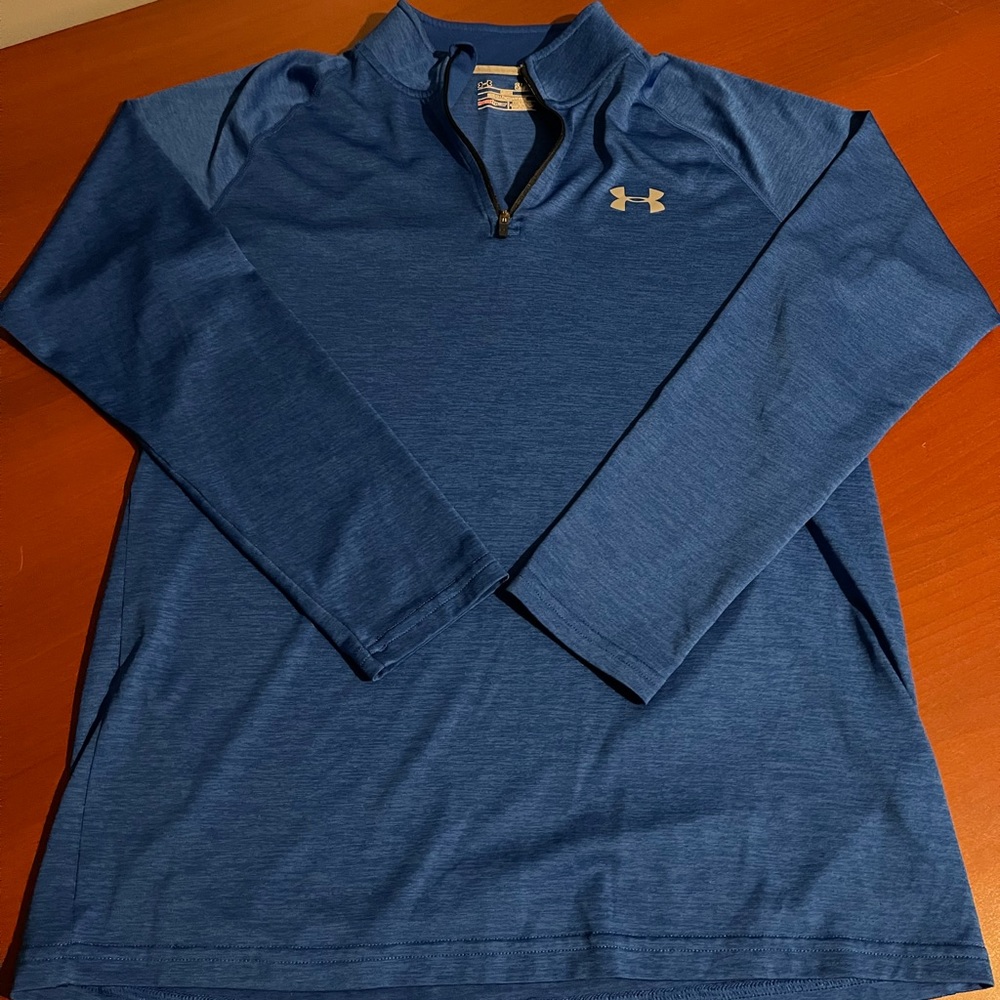 Young mens Sz Small. Under Armour pullover.